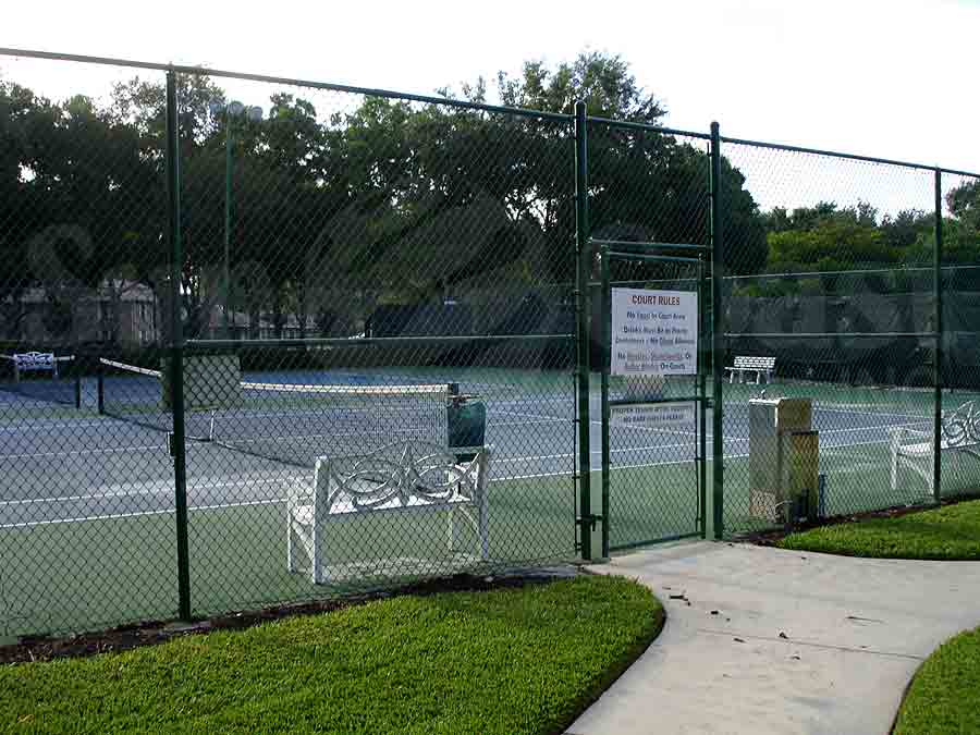WALDEN OAKS Tennis Courts
